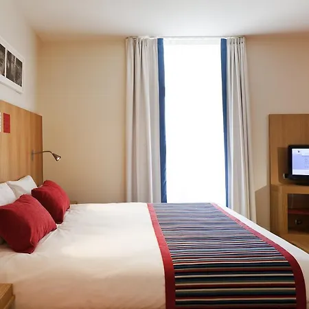 Mercure 4* فيتيل